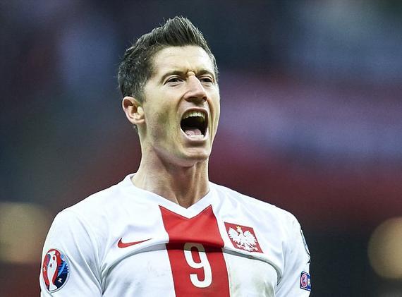 莱万多夫斯基迎来三赛季高光表现，阿森纳球迷沸腾！