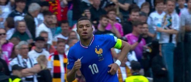 姆巴佩遭遇十五连败，德国队教练面临压力！