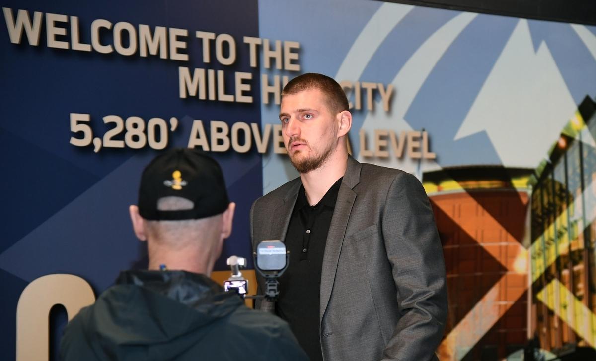 德罗巴新星关键助攻表现惊艳，湖人未来可期！的简单介绍