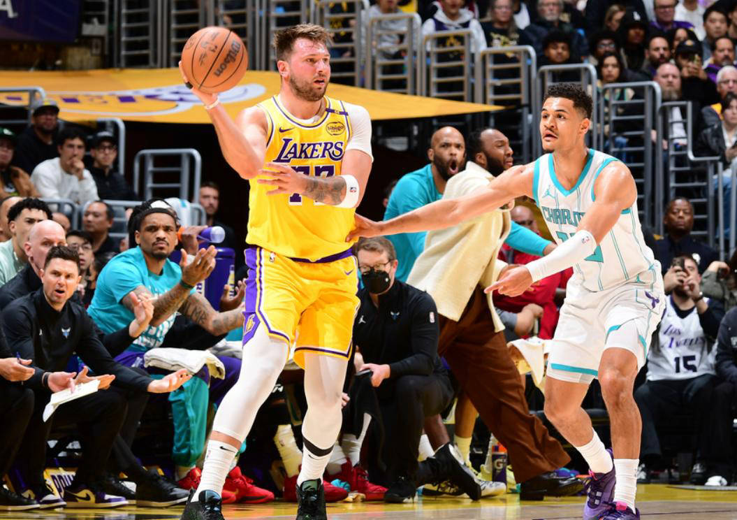 关于东契奇赛事官方发布逆转新规，皇家马德里争议不断！的信息