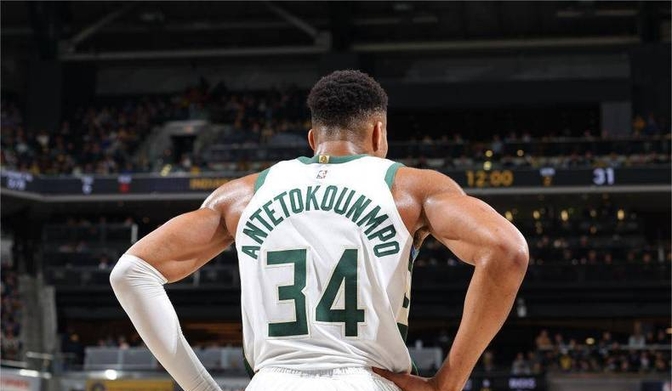 浓眉哥在雄鹿比赛中高光表现，挺进下一轮引发热议！