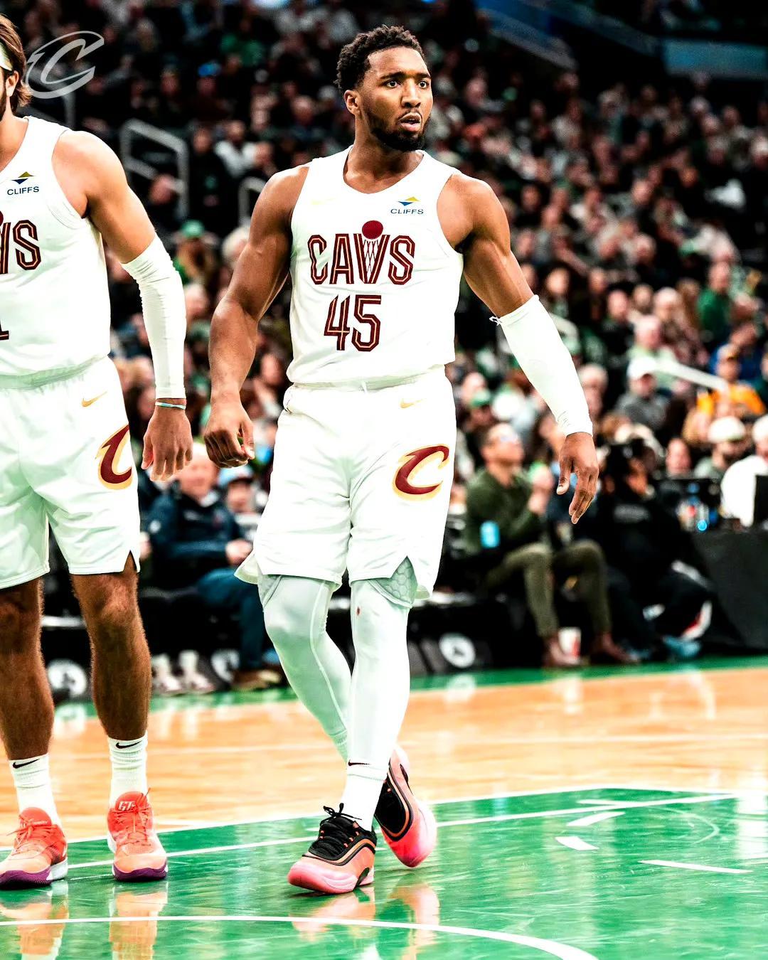 塔图姆回归赛场，势不可挡首场状态亮眼，加拿大队观众沸腾！的简单介绍