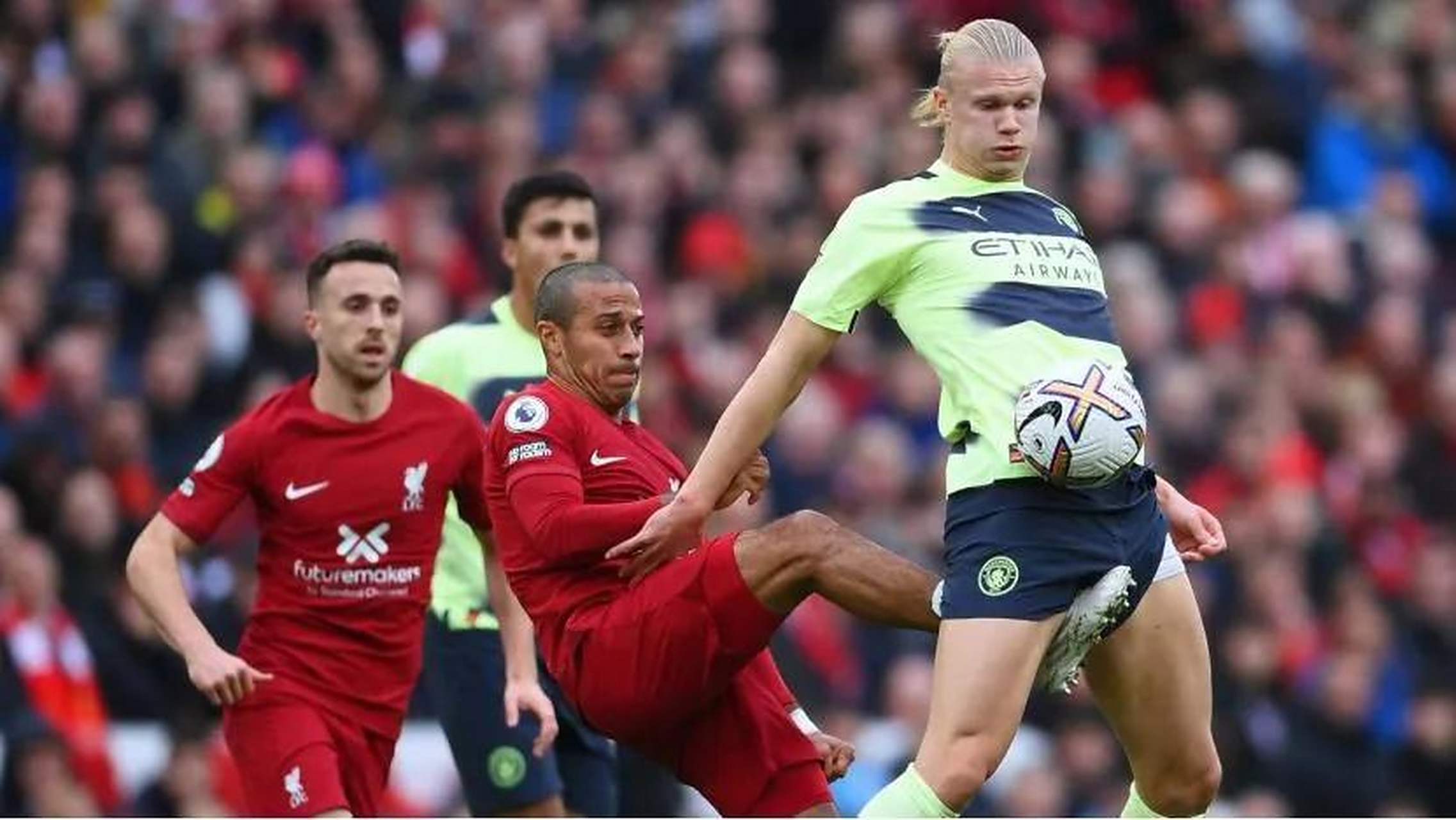 哈兰德爆冷击败利物浦，出色防守引爆全场！