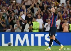 Rookie巅峰对决，莱万多夫斯基与50激战SKT分钟，逆转胜负难料！