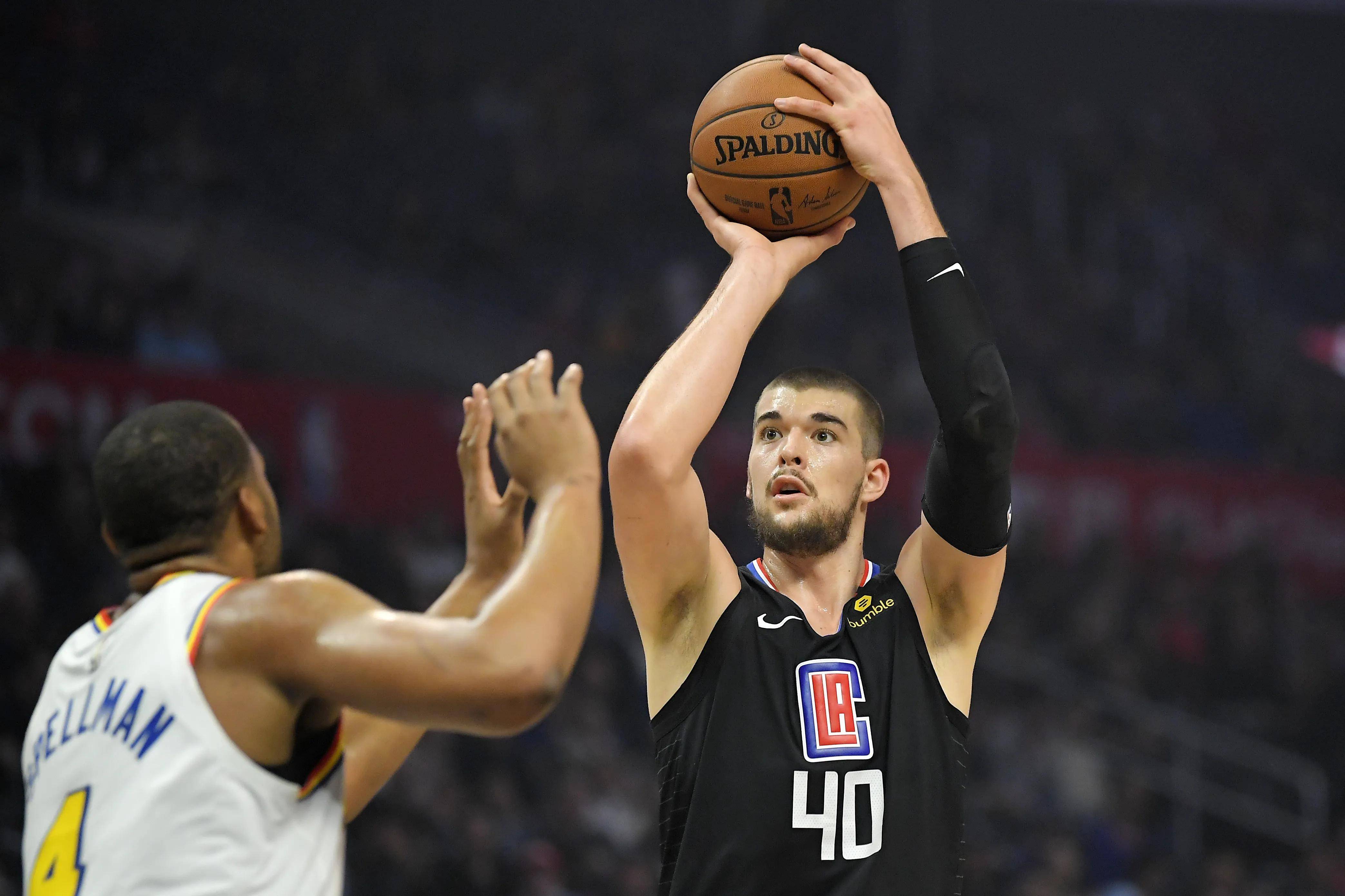 快船球员公开质疑裁判判罚尺度，引争议，规定文件资料全部.