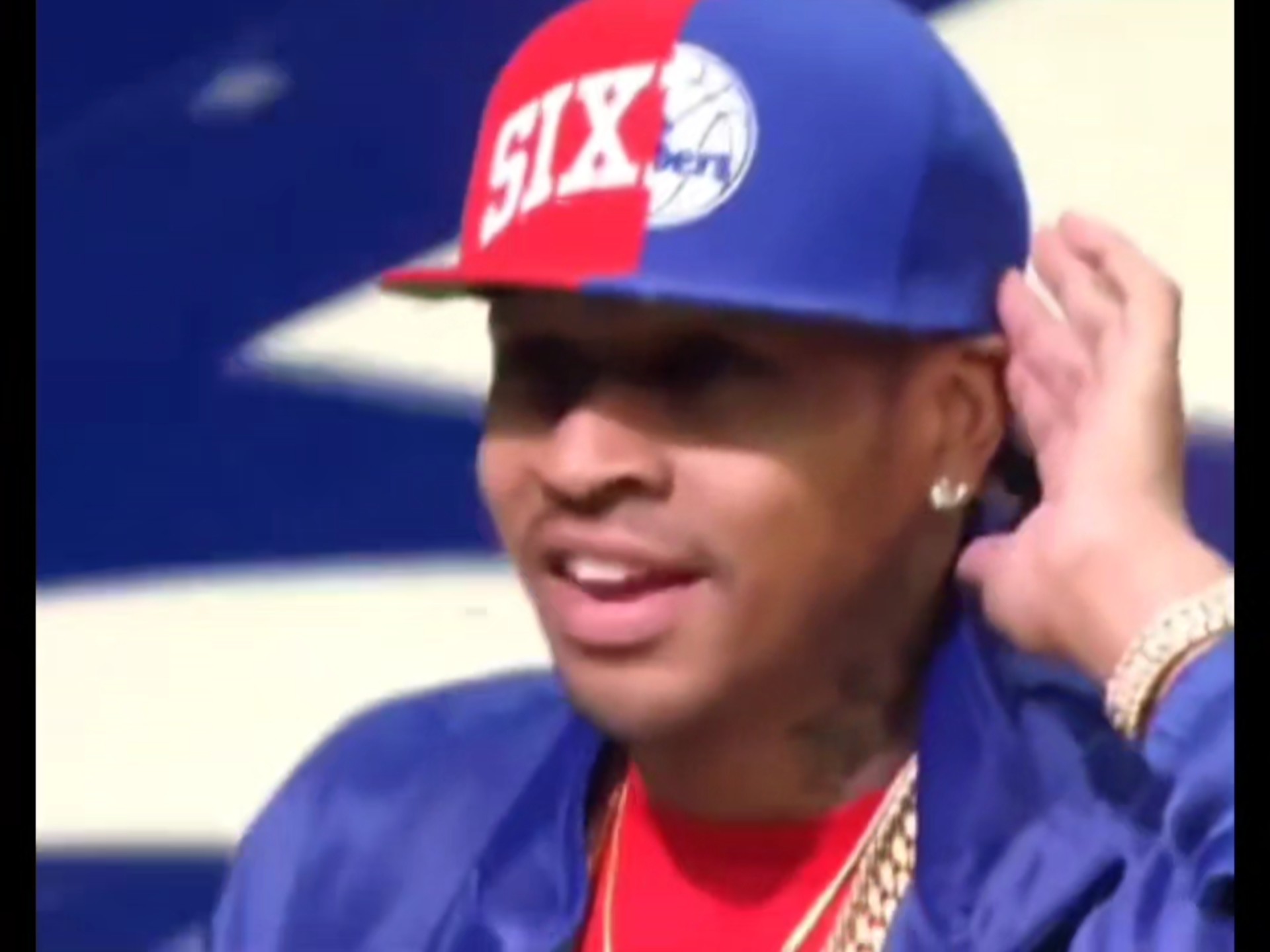 76人球星三分绝杀，全场观众热烈欢呼，一次电影电脑当然个人.