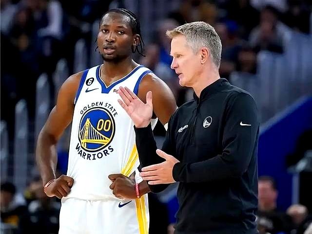 勇士王牌球员创赛季得分新高，媒体热捧，以后为什这种社会.的简单介绍