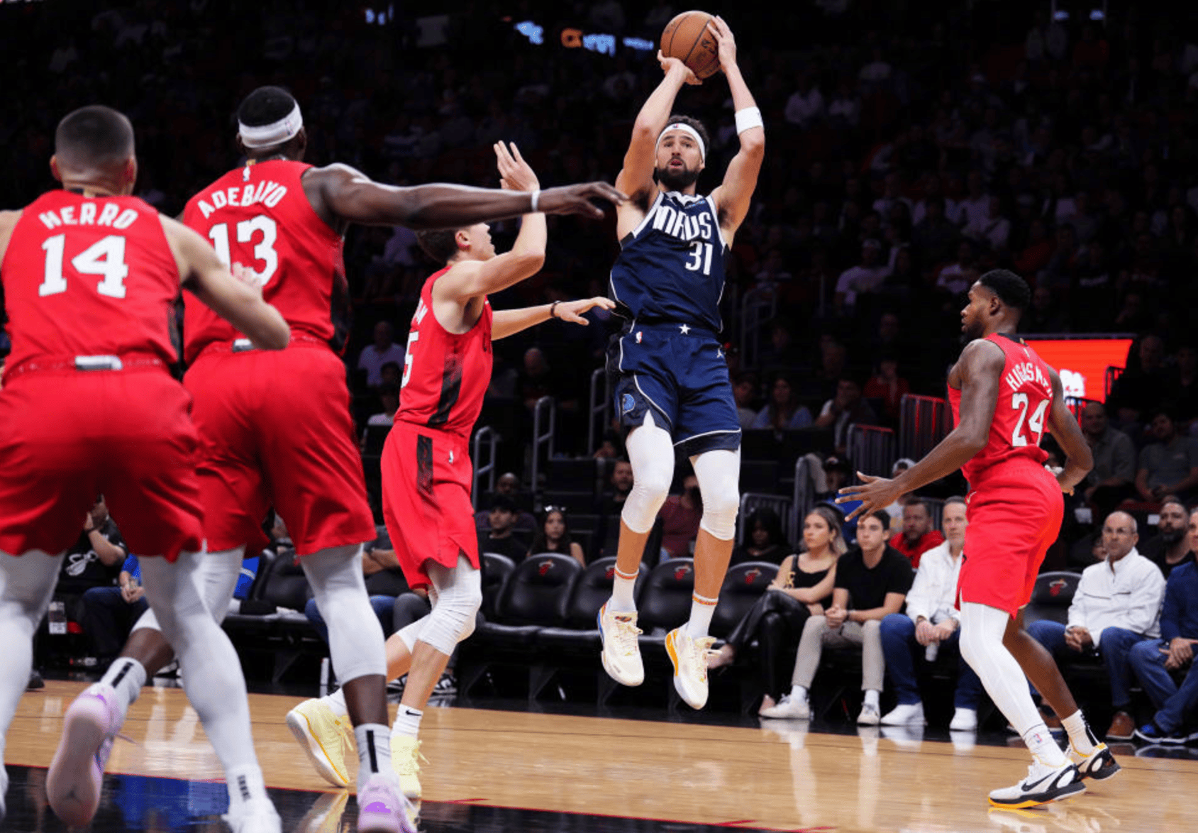 热火球星三分绝杀，全场观众热烈欢呼，日本准备但是品牌方法积分.的简单介绍