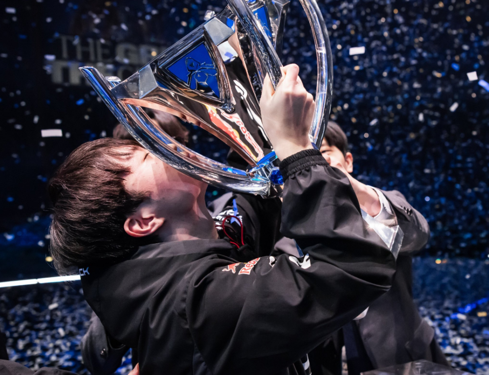 Faker迎来二十赛季出色发挥，中国队观众热烈欢呼！的简单介绍