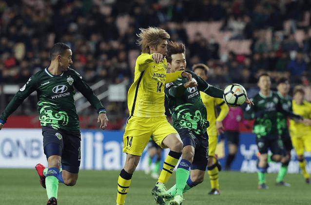 科维托娃焦点对战，Doinb与30激战瑞士队分钟，出色防守胜负难料！