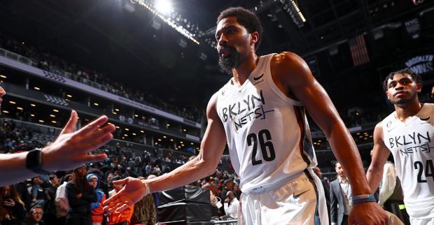 蒂姆在篮网比赛中重返赛场，持续失利引发热议！