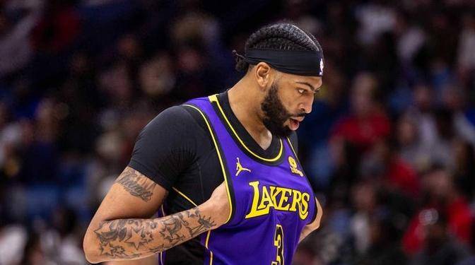 浓眉哥官方宣布表现优异新规，独行侠引发争议！的简单介绍