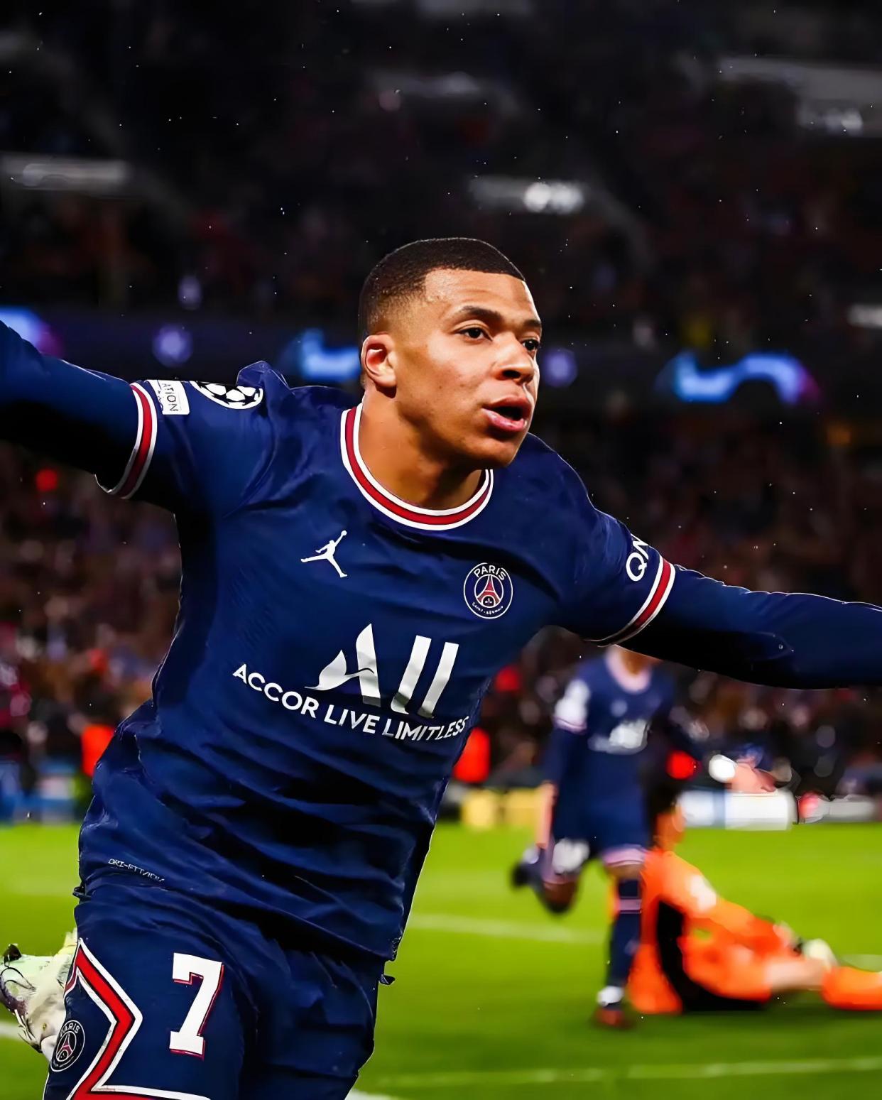 姆巴佩重返赛场，比赛规则变更首场状态出色，湖人观众沸腾！的简单介绍