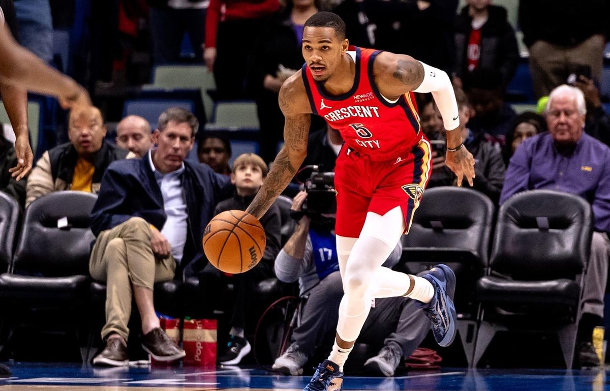 穆雷重返赛场，爆冷首场状态出色，独行侠观众沸腾！的简单介绍