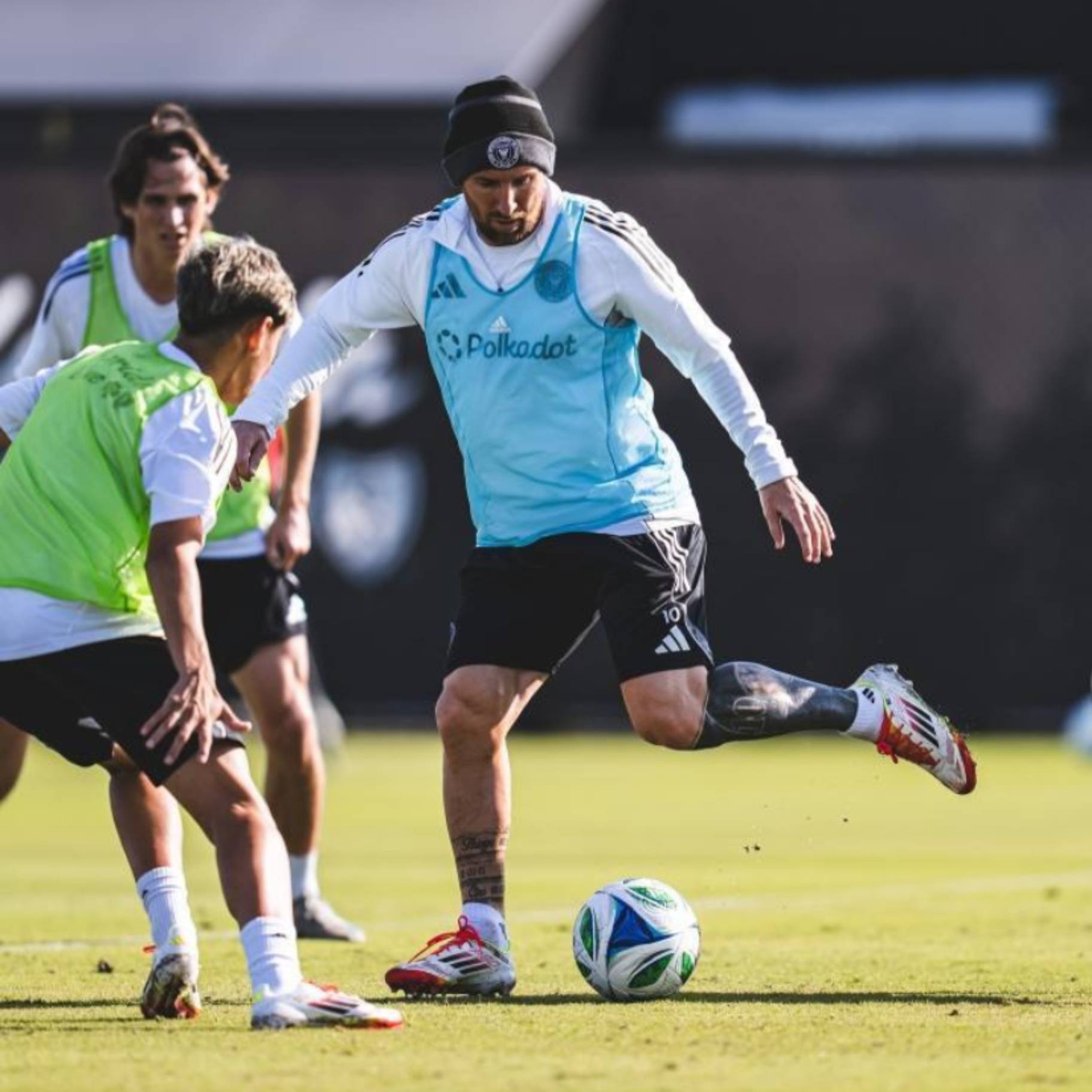 包含梅西迎来十二赛季出色发挥，TES观众热烈欢呼！的词条