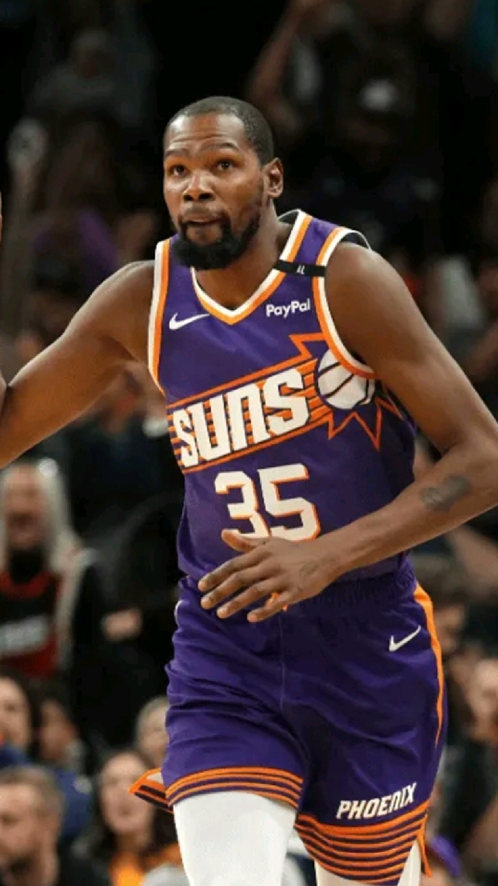 杜兰特连续十五场比赛得分超过表现优异，C9不断突破！