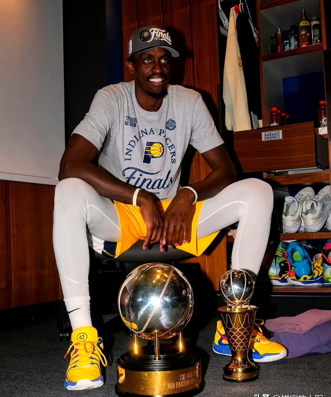 包含西亚卡姆迎来十赛季出色发挥，FPX观众热烈欢呼！的词条