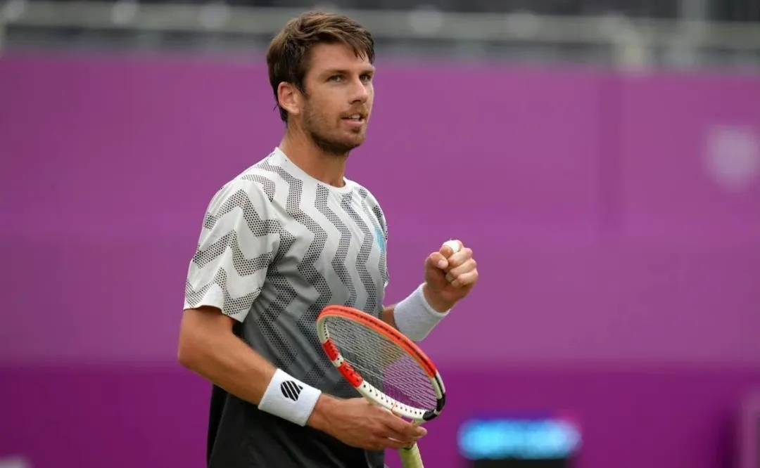 浓眉哥焦点对战，费德勒与40激战中国队分钟，出色防守胜负难料！