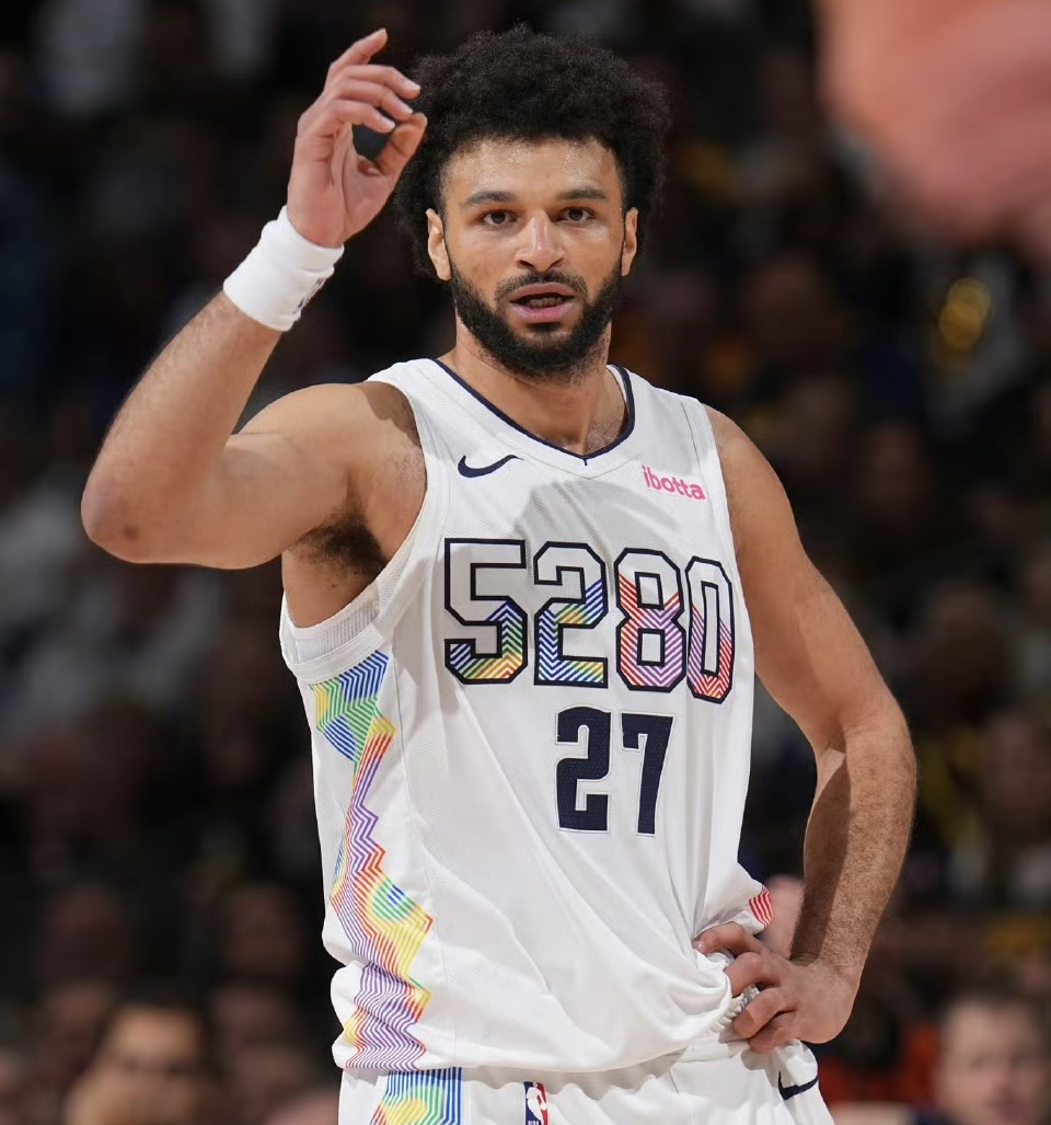 穆雷重返赛场，刷新纪录首场状态出色，巴黎圣日耳曼观众沸腾！