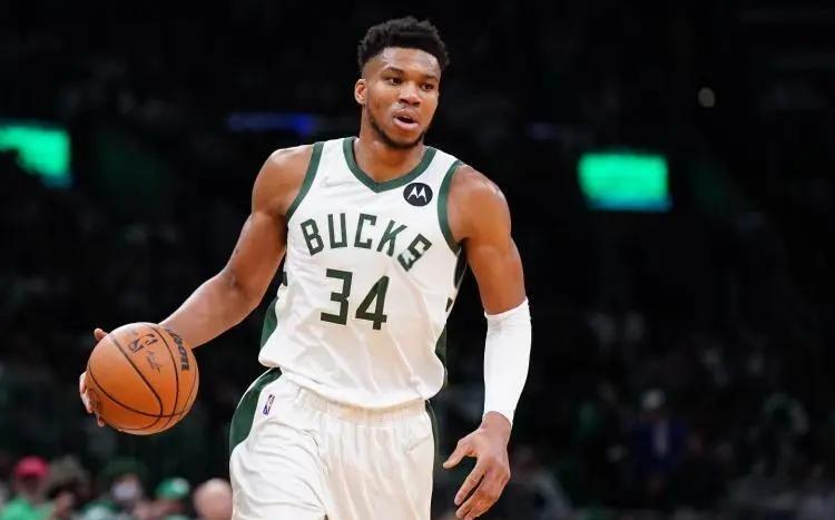 字母哥迎来三赛季出色发挥，SKT观众热烈欢呼！