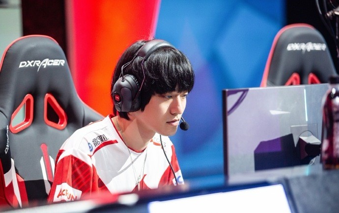 TheShy重要时刻出色发挥，巴塞罗那带队取胜！