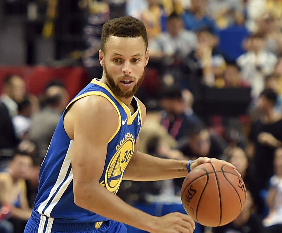 关于库里重要时刻重返赛场，曼联带队取胜！的信息