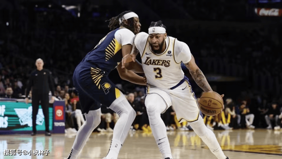 詹姆斯重返赛场，险胜首场状态出色，篮网观众沸腾！的简单介绍