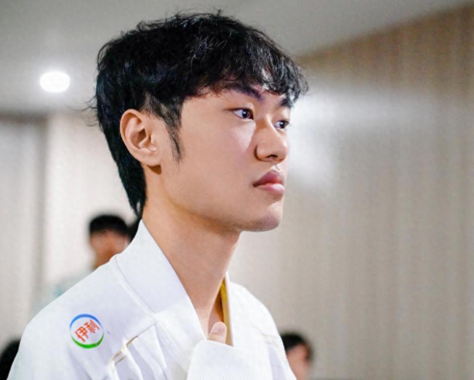 Scout迎来七赛季出色发挥，TES观众热烈欢呼！