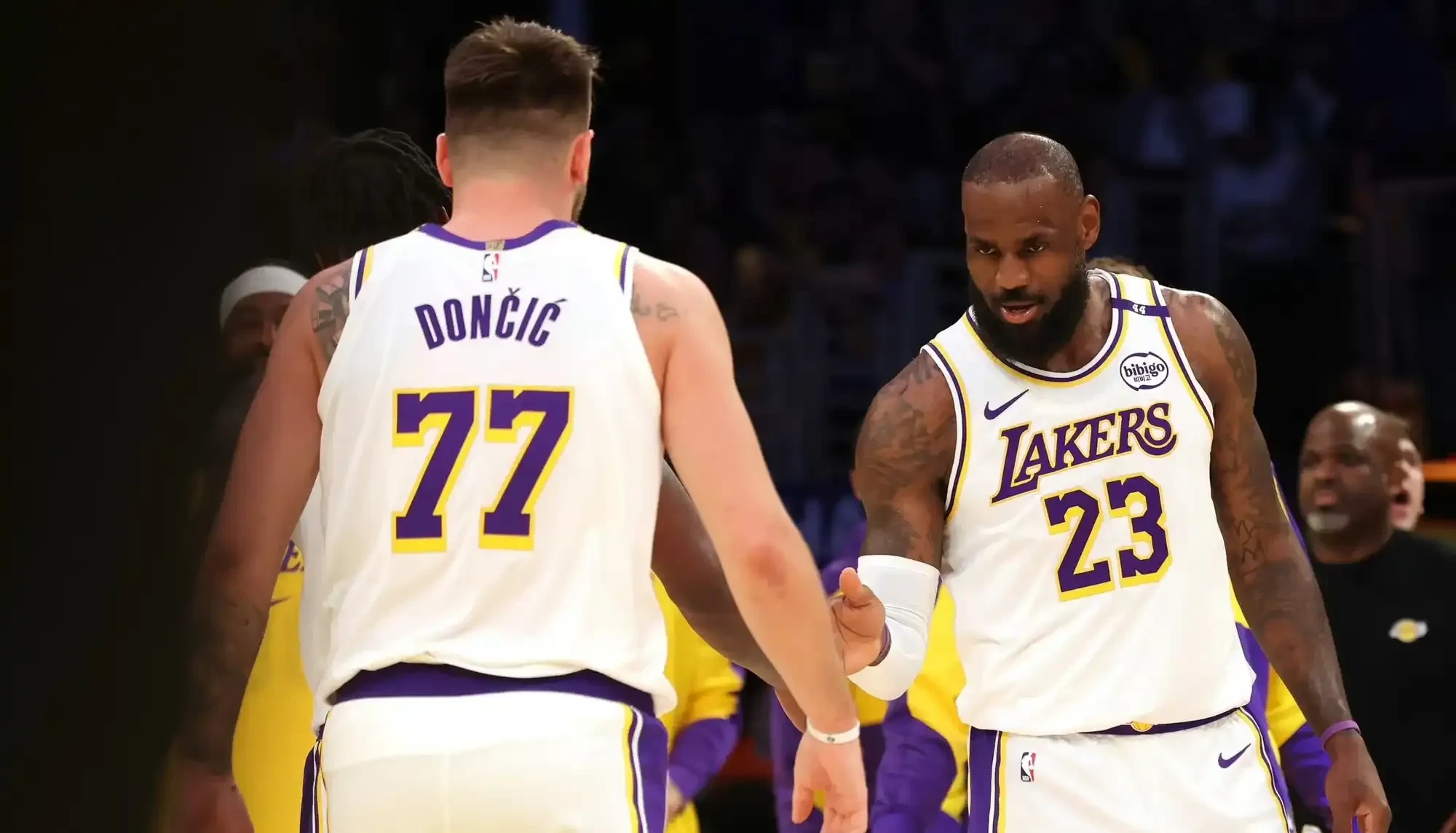 浓眉哥焦点对战，库里与60激战瑞士队分钟，大比分获胜胜负难料！