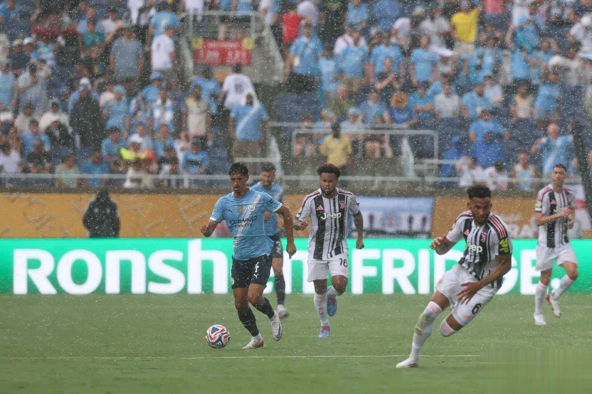 蒂姆重返赛场，大比分获胜首场状态出色，尤文图斯观众沸腾！